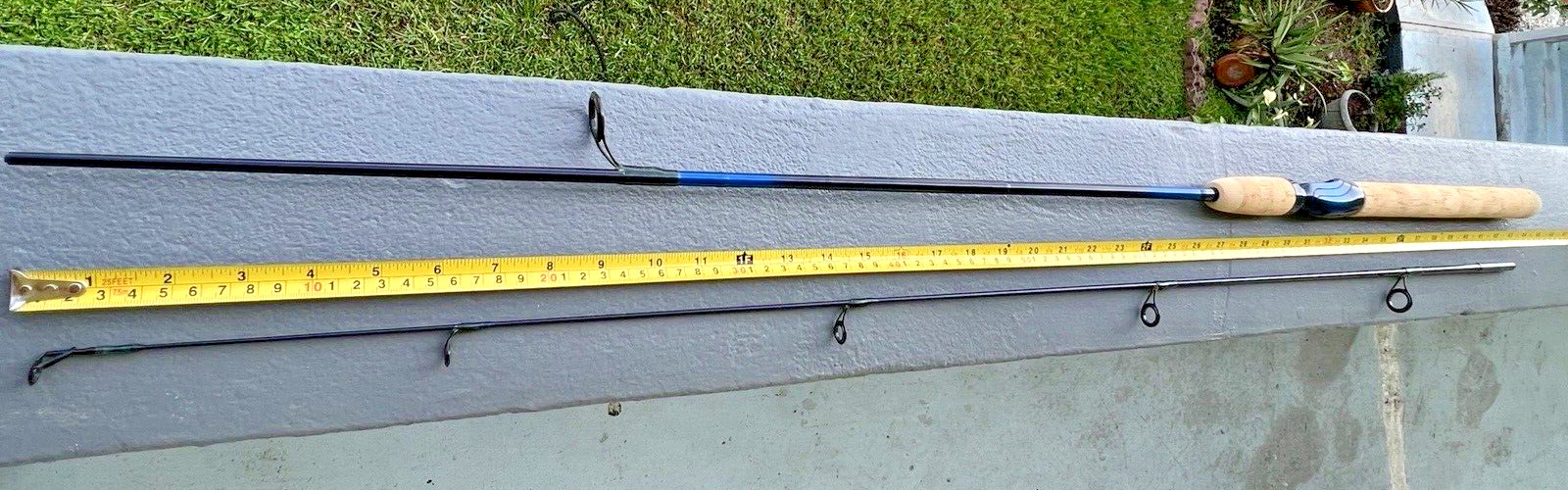 ABU Garcia Conolon 7’ 10-30g Two-Piece Graphite Rod With Carrying Bag Mint Cond.