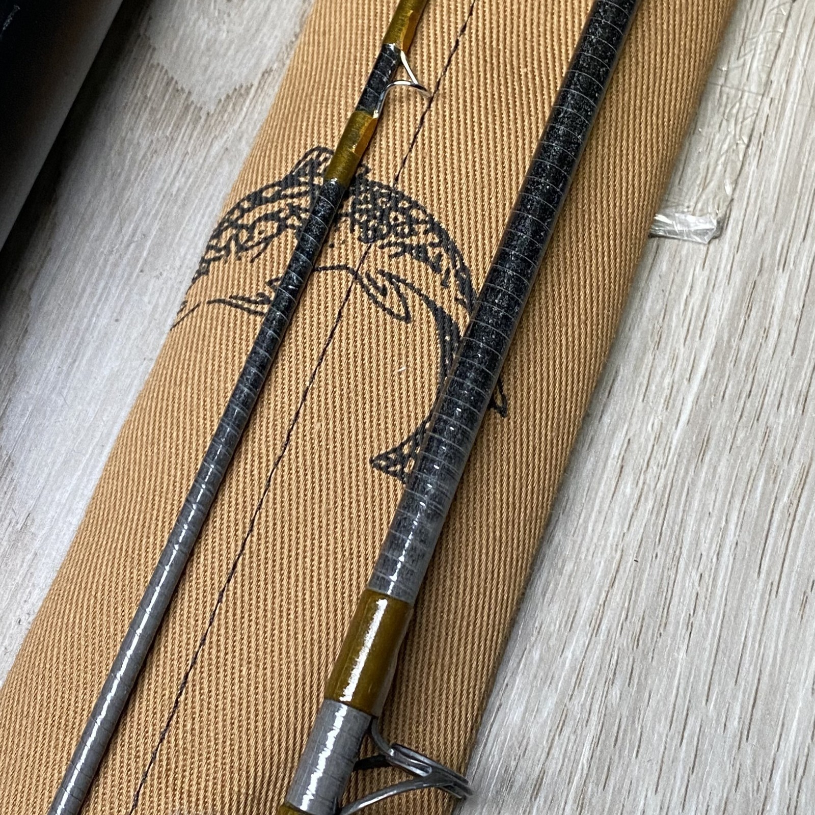 ORVIS Graphite “FAR AND FINE” 5wt 7’9″ Fly rod w/Sock Tube