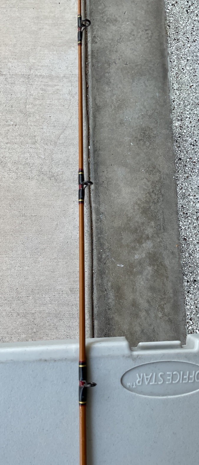 UGLY STICK BWD 2200 8FT 12-30 LB NINE GUIDES SALTWATER FISHING ROD