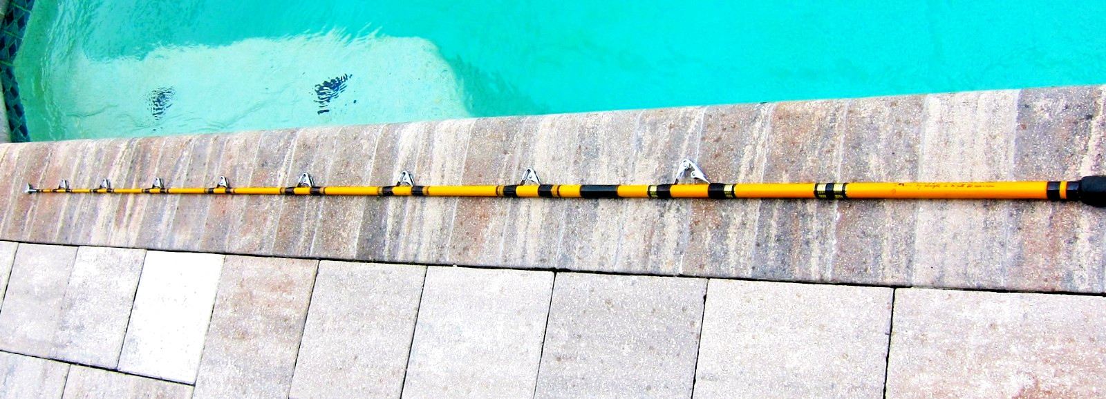 Eagle Claw Starfire SF404 2-Pc Trolling Rod: AFTCO Rollers: 8’6″; 10-25lb – USED