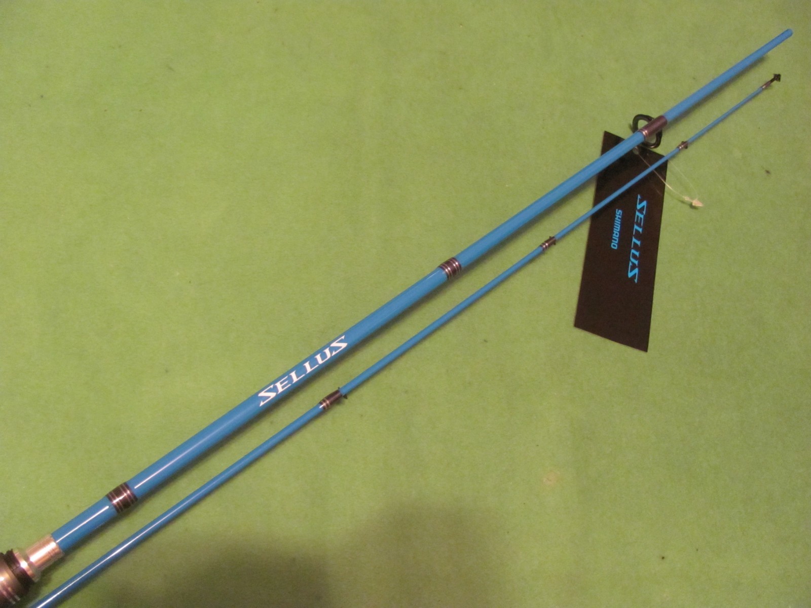 1 SHIMANO SELLUS 6′ 0″ Power Medium Action Fast Spinning 2-Piece Rod.