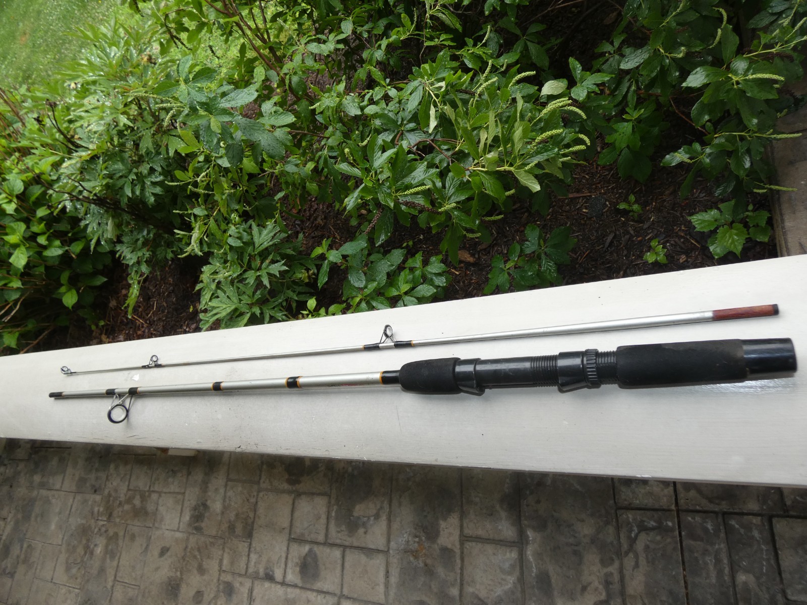 VINTAGE Abu Garcia 2252Z Light Action 913239 Fishing Rod 2 Piece 6 Ft