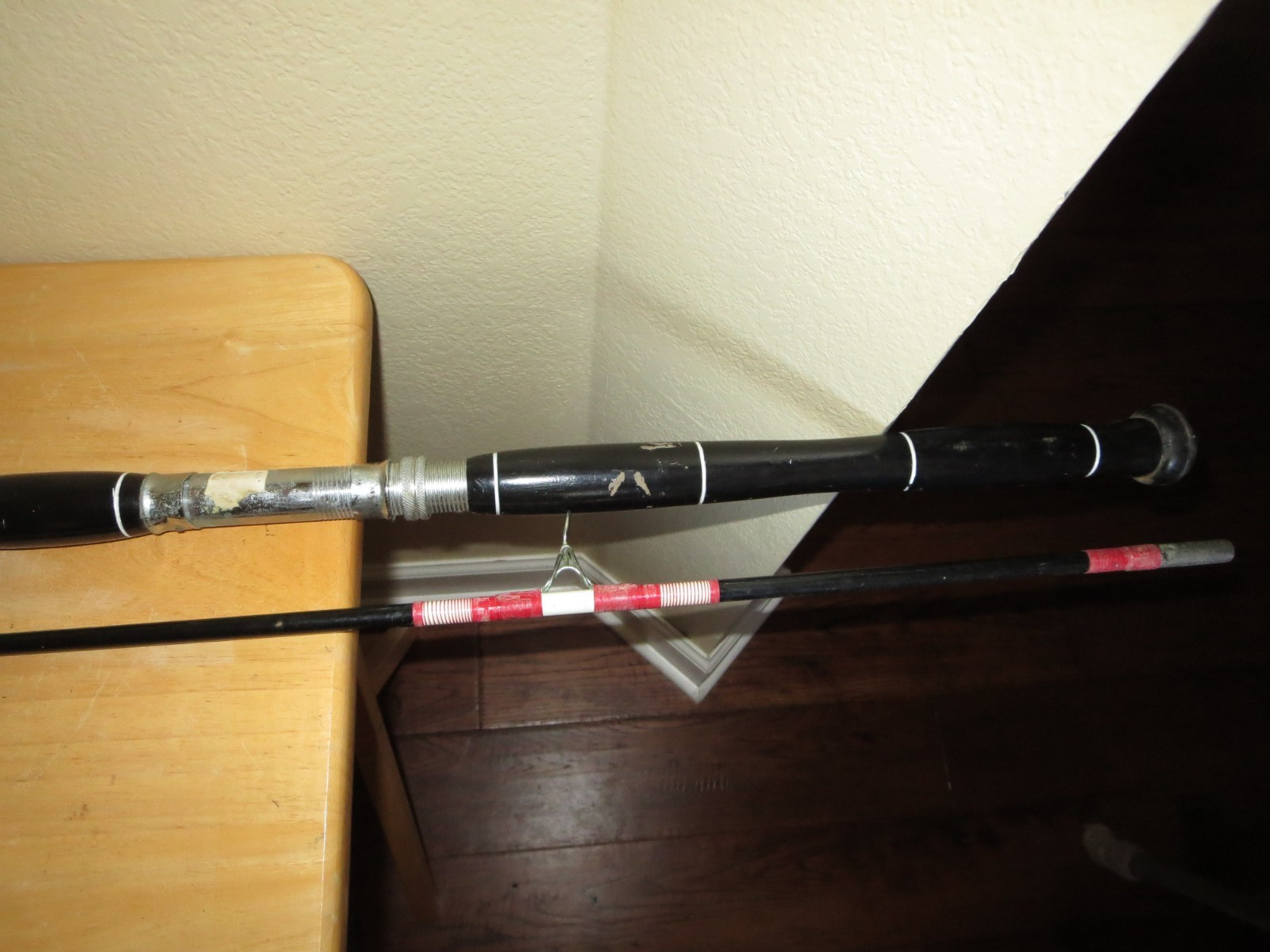 Vintage Tuna King Fishing Surf Deep Sea Rod 7’6″ Western Hoegee Co. Glendale CA.