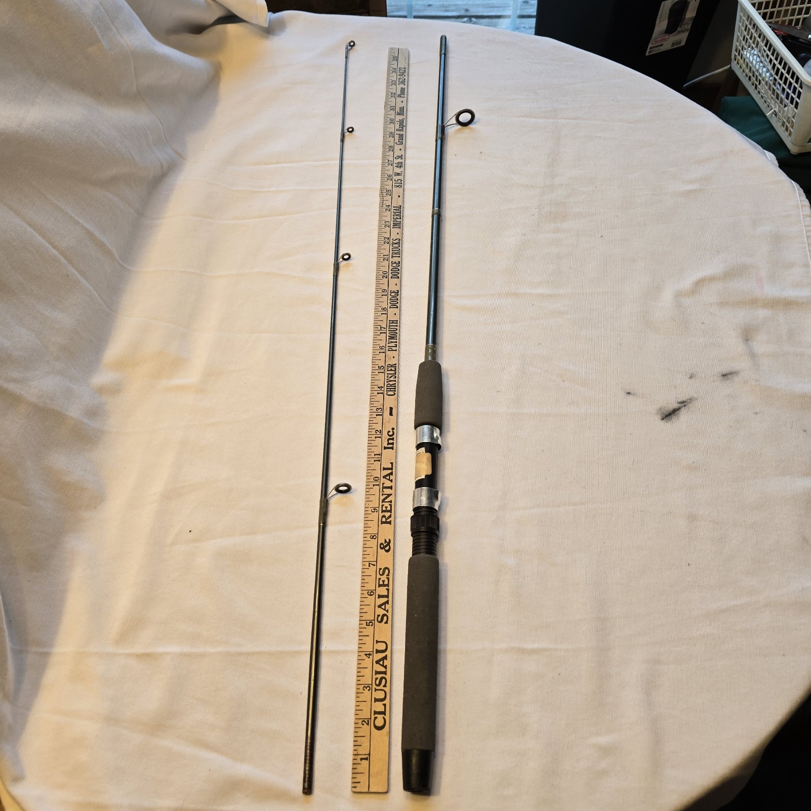 Shimano AX-2602 Fightin Star Aeroglas 6′ Medium Spinning Fishing Rod 2pc