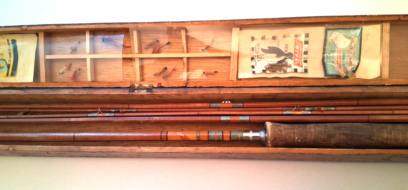 5pc Vintage Crown Japanese 8′ Bamboo Fly Fishing Rod w/ Crown Brand Box & Flies