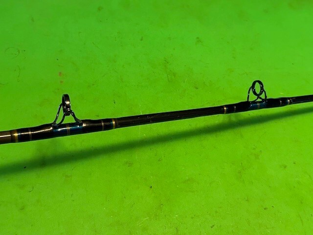 CUSTOM G LOOMIS 905 7 FOOT 2 INCH 15 TO 30 POUND CLASS CONVENTIONAL FISHING ROD
