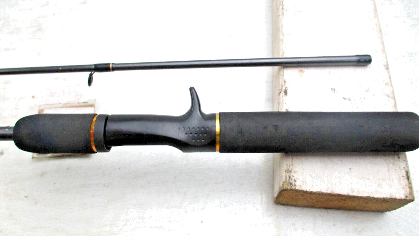 DAIWA Rod Casting 5’6” D Fish. 2 PC Fishing Rod See Pictures For Details