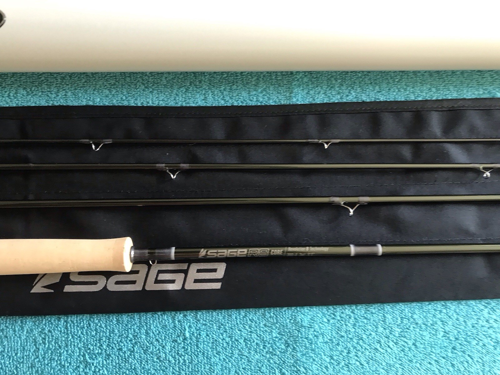 Sage R8 Core 390-4 Fly Rod Brand New