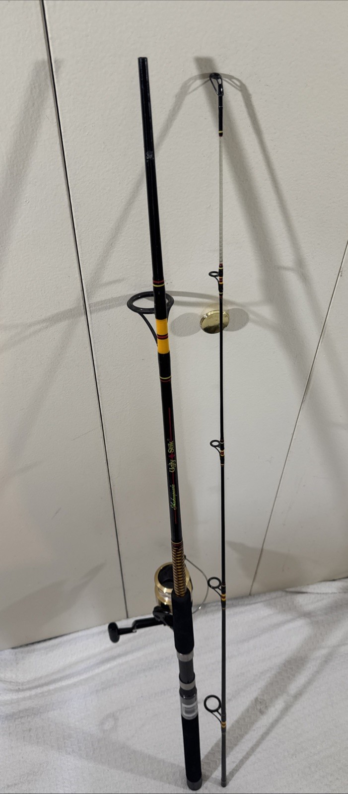 Shakespeare Ugly Stik BWS 1100 11’ Heavy Action Fishing Rod 12-40 lb Line Combo