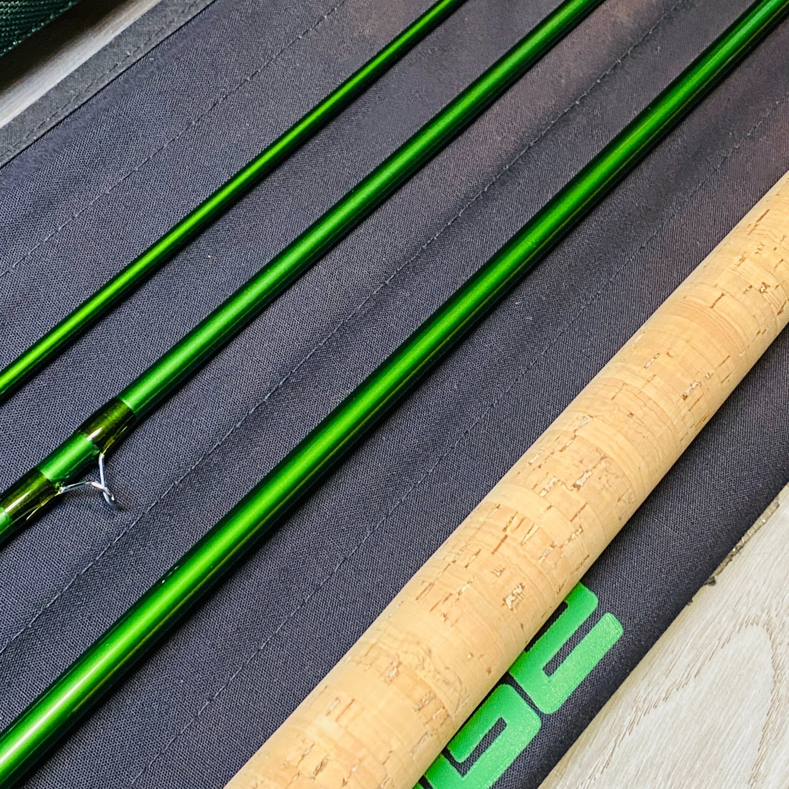 [Beautiful] Sage Accel 6126-4 6WT 12’6″ Fly fishing rod w/Tube Socks