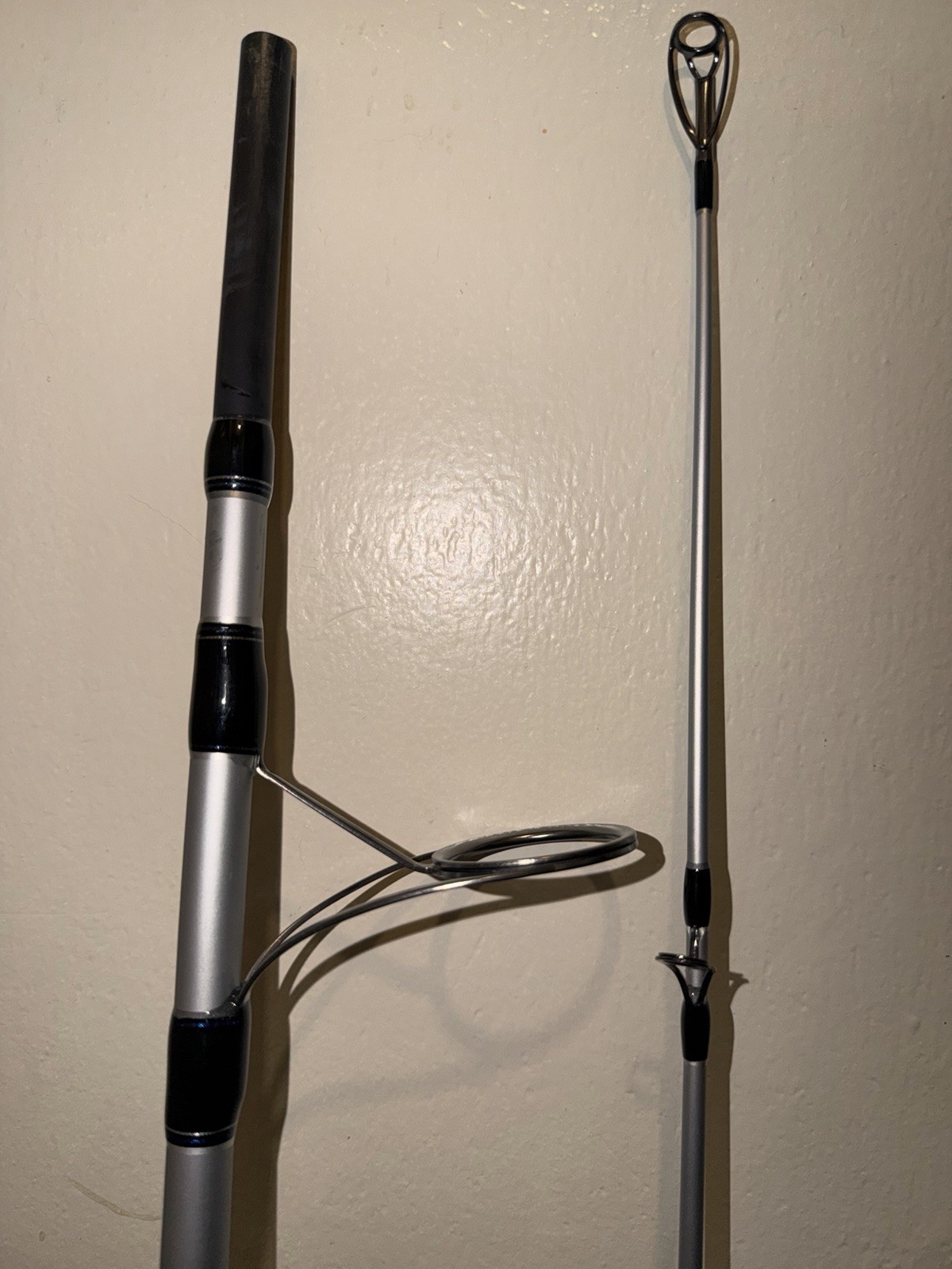QUANTUM STRIVE SURF ROD SVS102H2040MF 10 FT 20-40 LB 2 PC BLACK,SILVER,BLUE