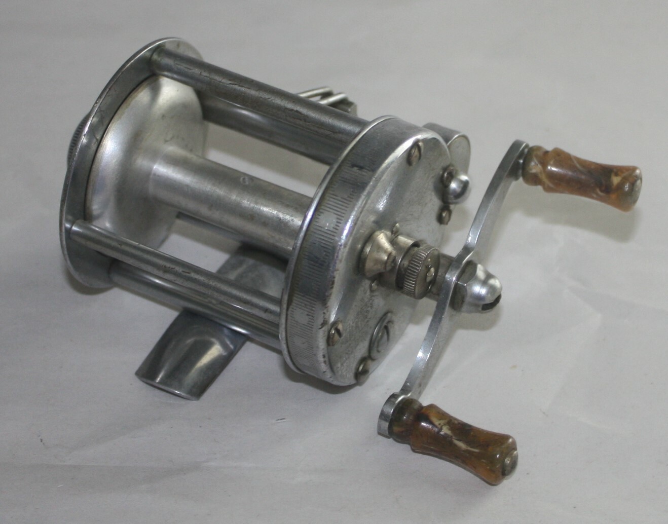 Pflueger B – Skilkast Fishing Reel, No. 1953