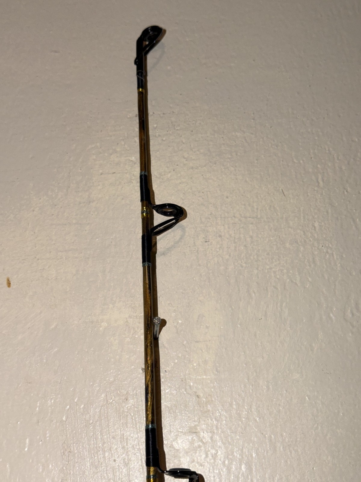 CUSTOM CONVENTIONAL ROD 7′ BLACK/GOLD SILVER MARBLE 15-30 LB TURBO NEW
