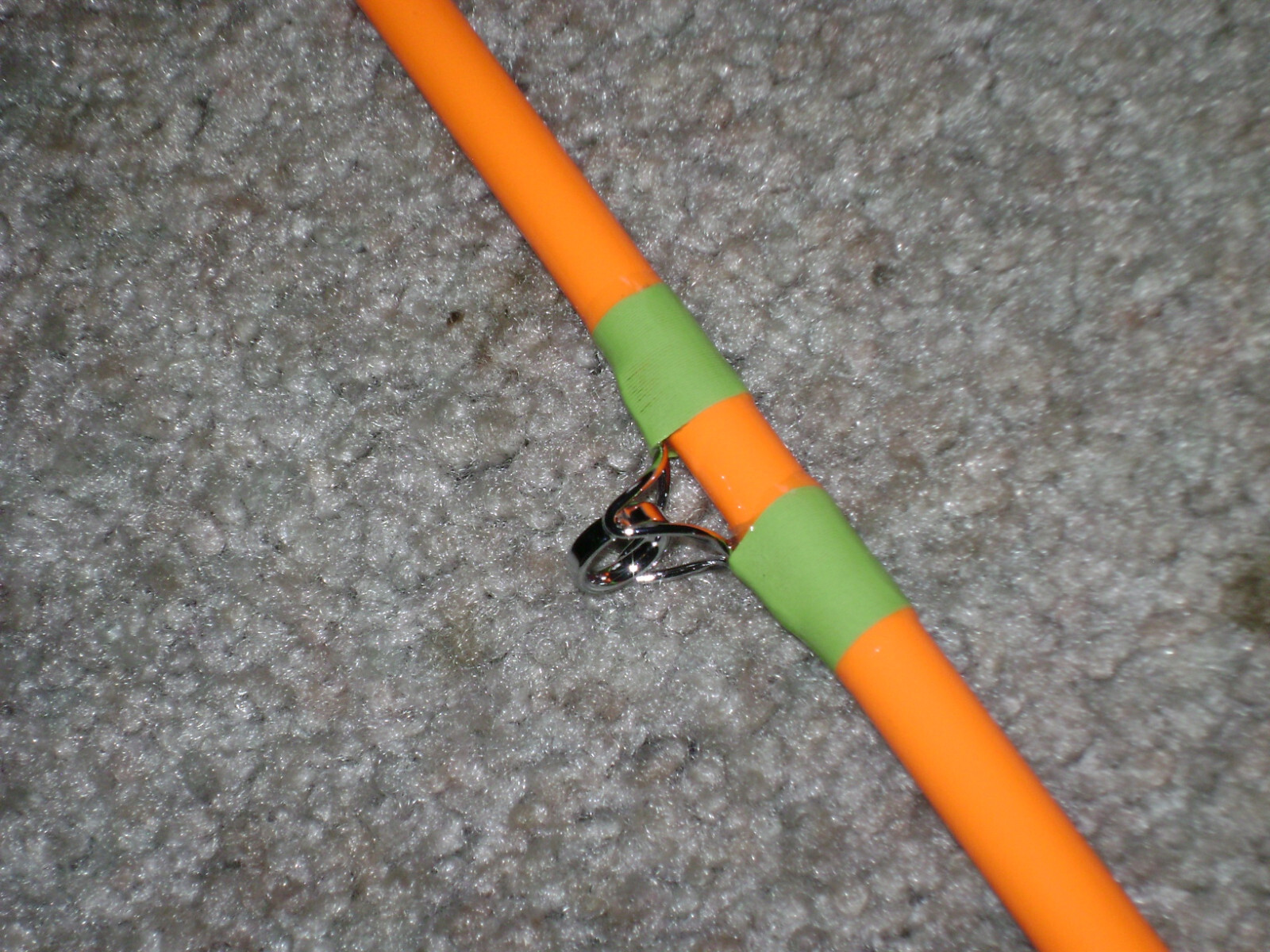 GLOW ROD MEAT HUNTER FLEX 6′ CAST -MADE IN USA -GLOWS ORANGE UNDER BLACK LIGHT !