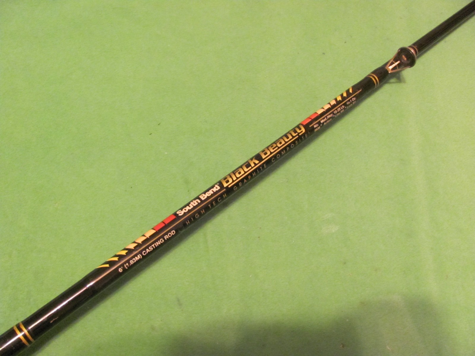 Vintage South Bend Black Beauty 6’ 0″ Medium Heavy Action 1-Piece Casting Rod