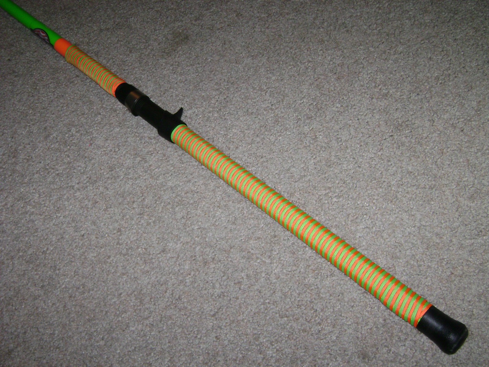 GLOW ROD MEAT HUNTER EXTREME 10′ GREEN GLOW Casting Rod – BIG FISH, STRIPER !