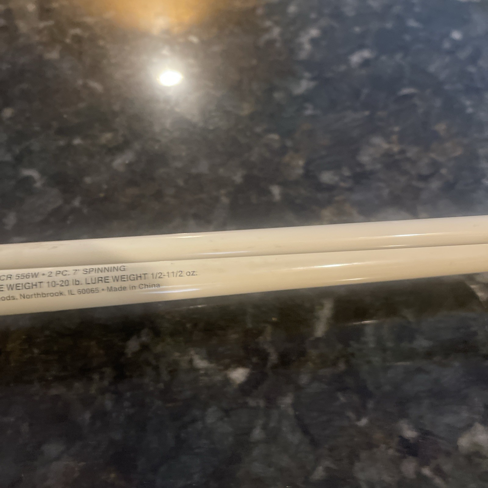SOUTH BEND TCR556 GRAPHITE COMP 7’0″ MEDIUM HEAVY 2 PIECE SPINNING ROD