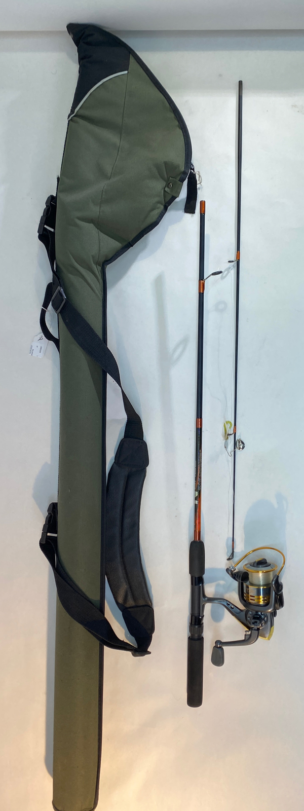 NGage South Bend Fishing Gear R2F-562MSP 5 1/2′ Casting Rod W/ Reel & Hard Case