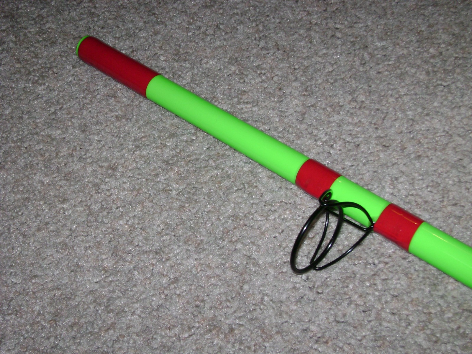 GLOW ROD MEAT HUNTER EXTREME 10′ HVY SPINNING -GLOWS GREEN -BIG FISH, SHARK !