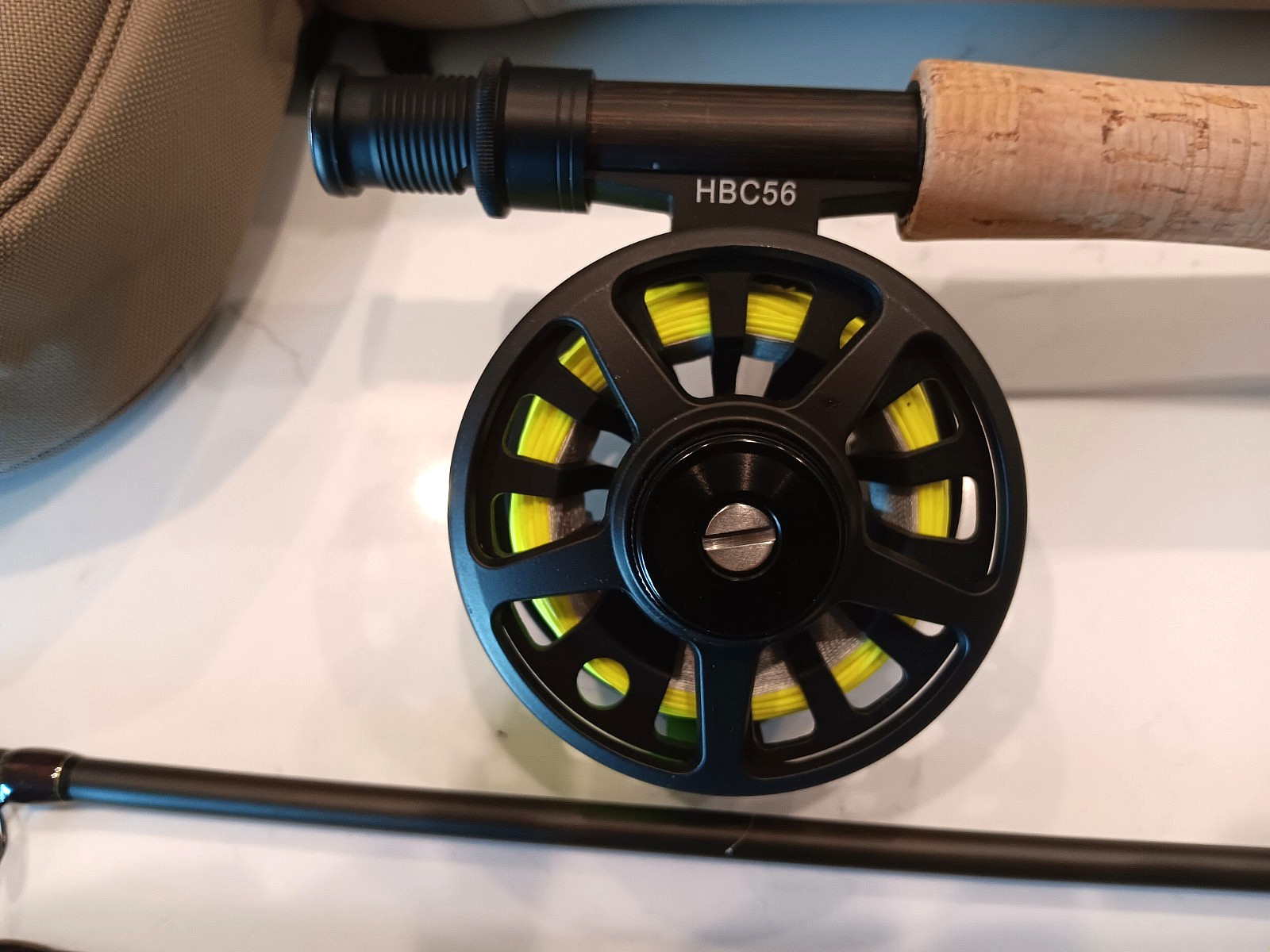 9′ 5 wt. White River Hobbs Creek fly rod/reel/combined travel case/tube..EX.