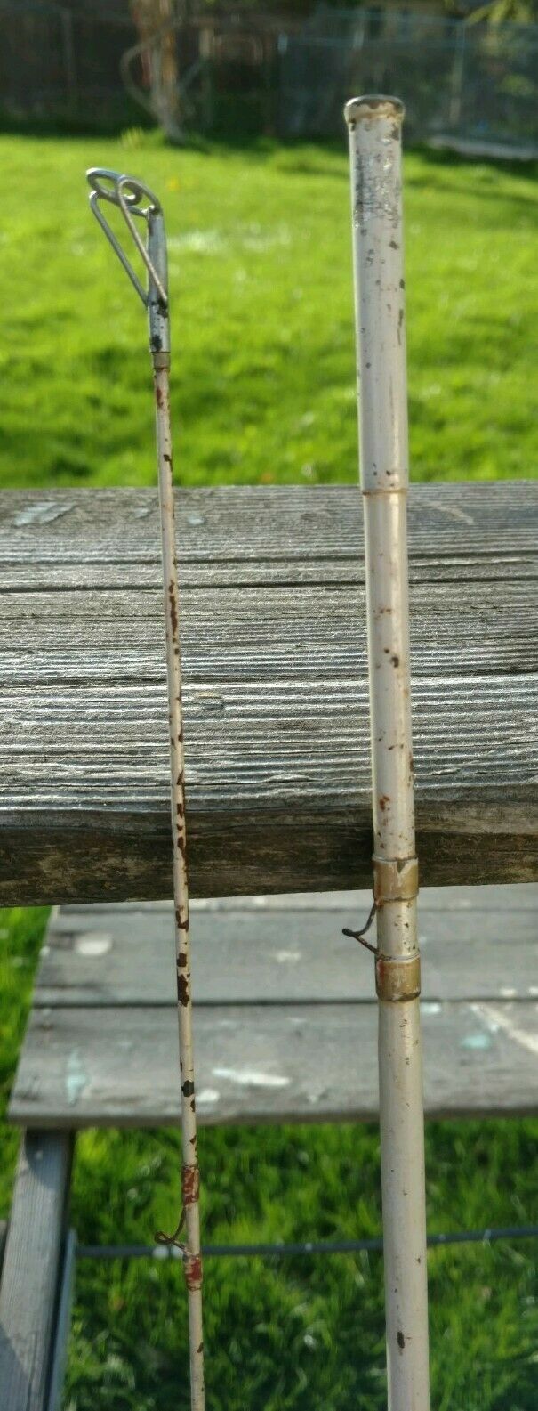 Vintage Union Hardware Co 2pc Fiberglass 8′ 6″ Fly Fishing Rod (SKUNION6.5)