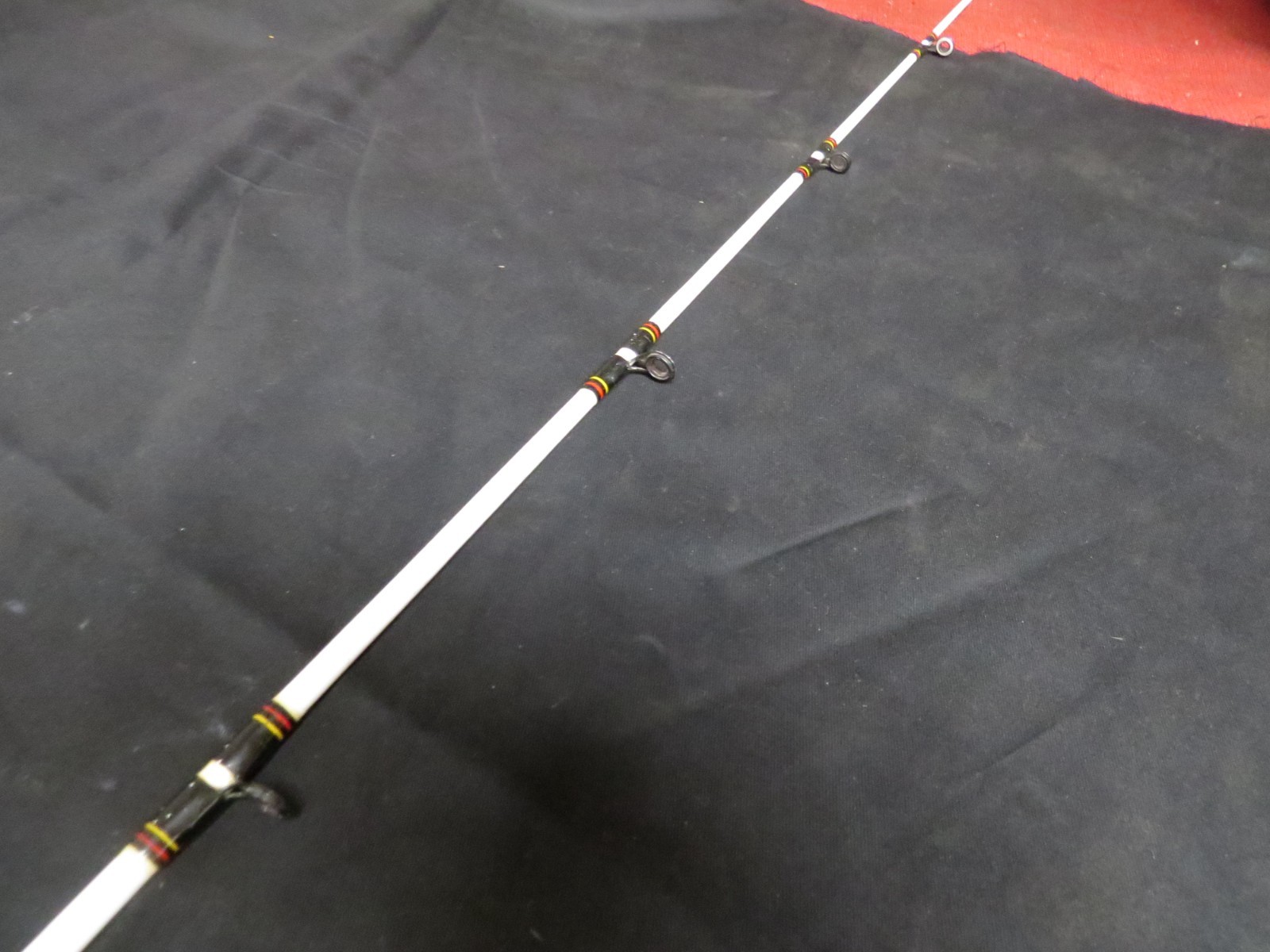 SHAKESPEARE CATFISH 7′ UGLY STICK SPINNING ROD One Piece, Very Nice!