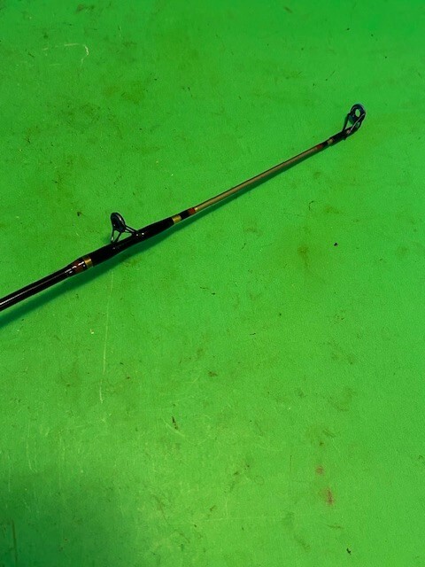 ZEBCO RHINO 5 FOOT 6 INCH 8 TO 17 POUND RATED BAITCASTING FISHING ROD