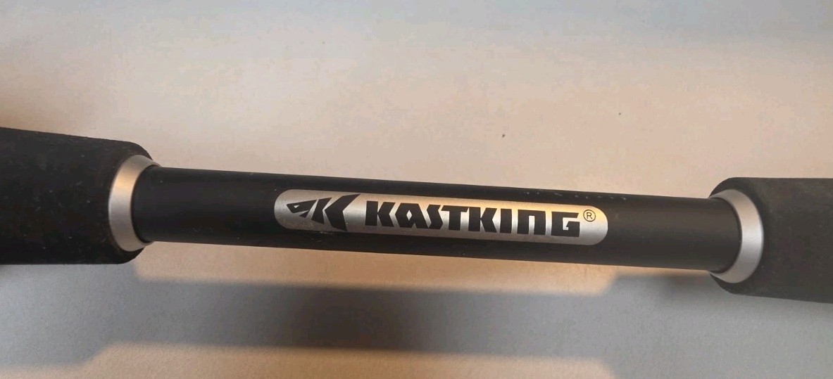 KastKing Perigee II Casting Fishing Rod Inshore Fishing 7’1″ KKR-PG2-C71MH