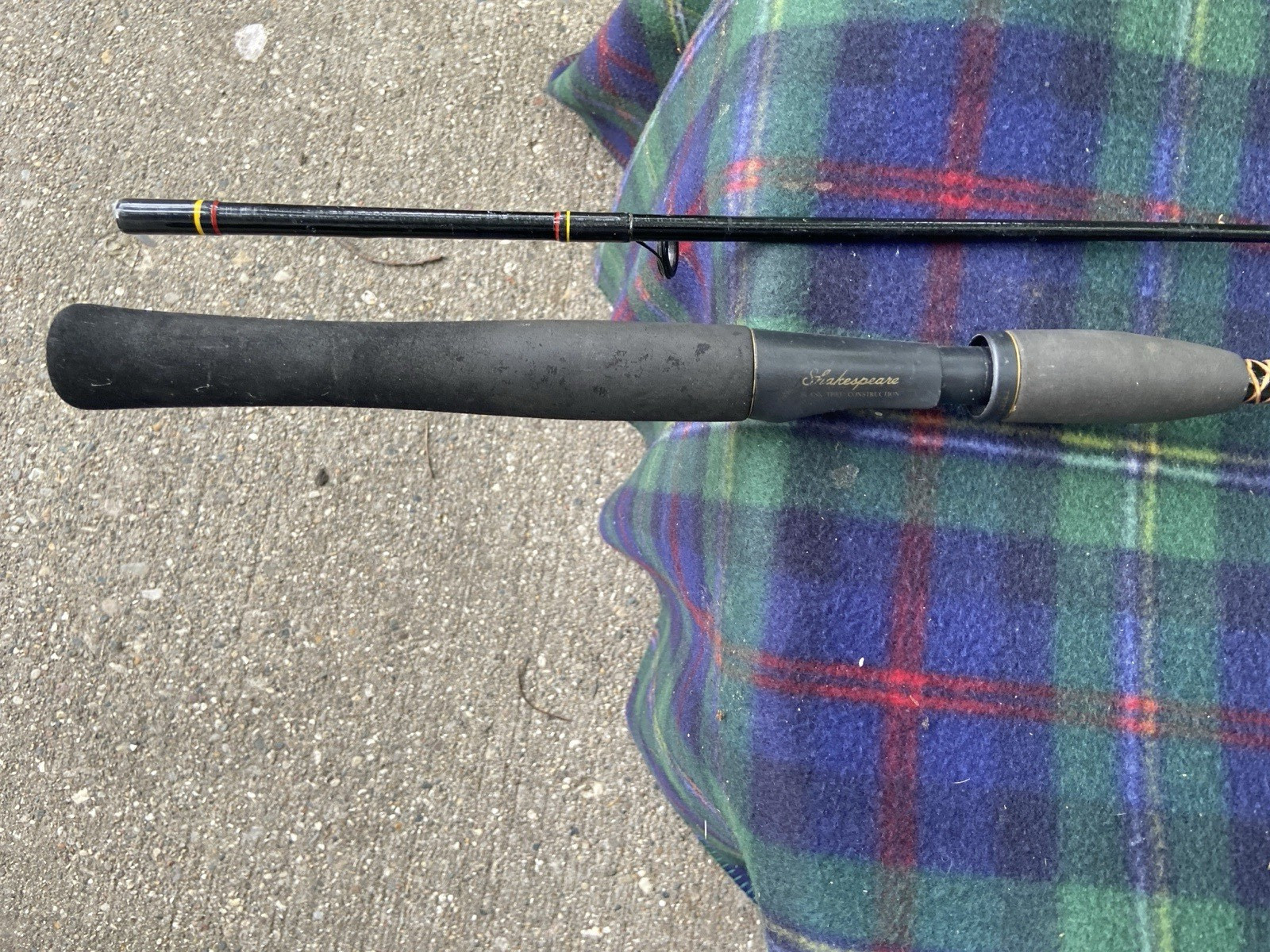 SHAKESPEARE UGLY STIK SPL 1100 LITE 6’6″ MED. ACTION SPINNING ROD