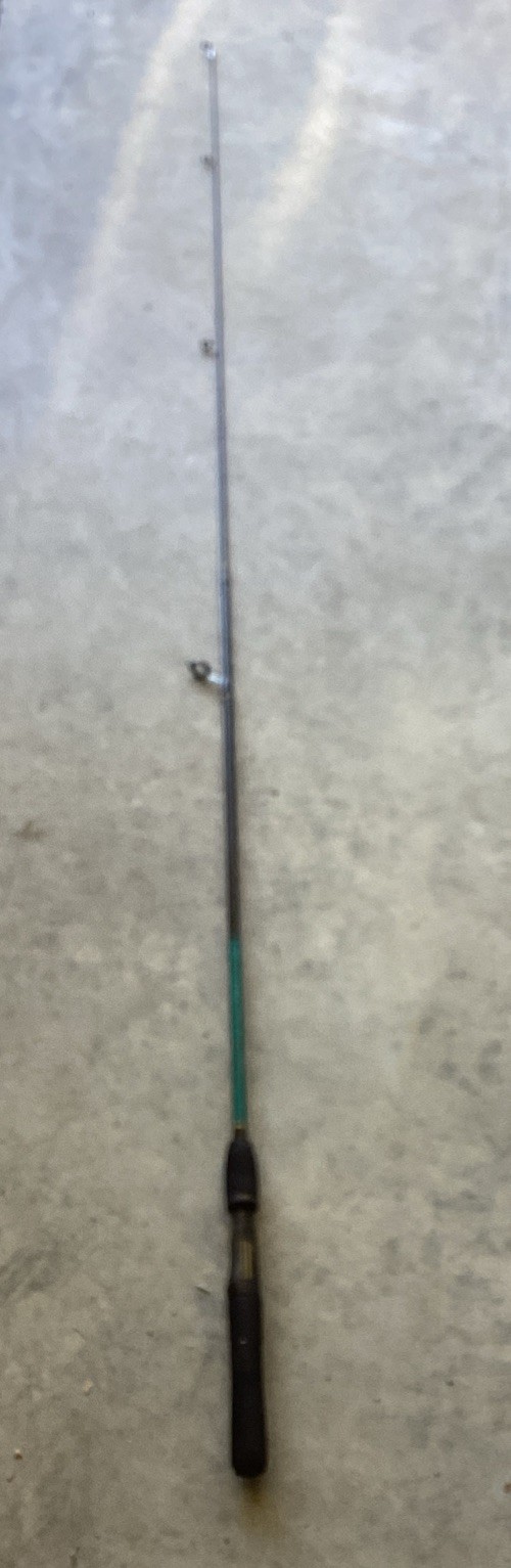 SHAKESPEARE PRO-AM SP 2056 5’6″ LIGHT ACTION 4-8 LB LINE 2 PIECE FISHING ROD