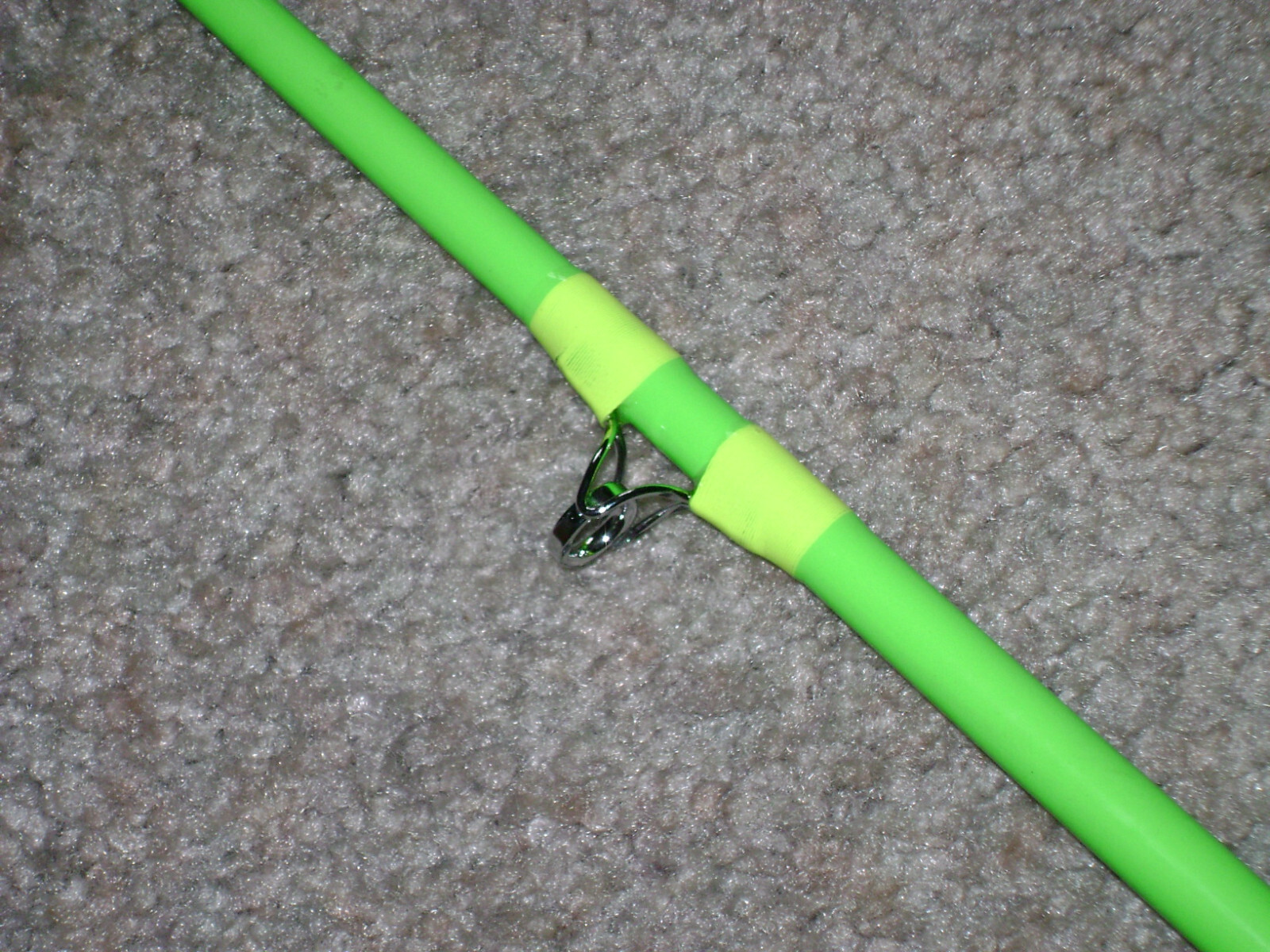 GLOW ROD MEAT HUNTER FLEX 6′ CASTING -BIG FISH- GLOWS GREEN UNDER BLACK LIGHT!