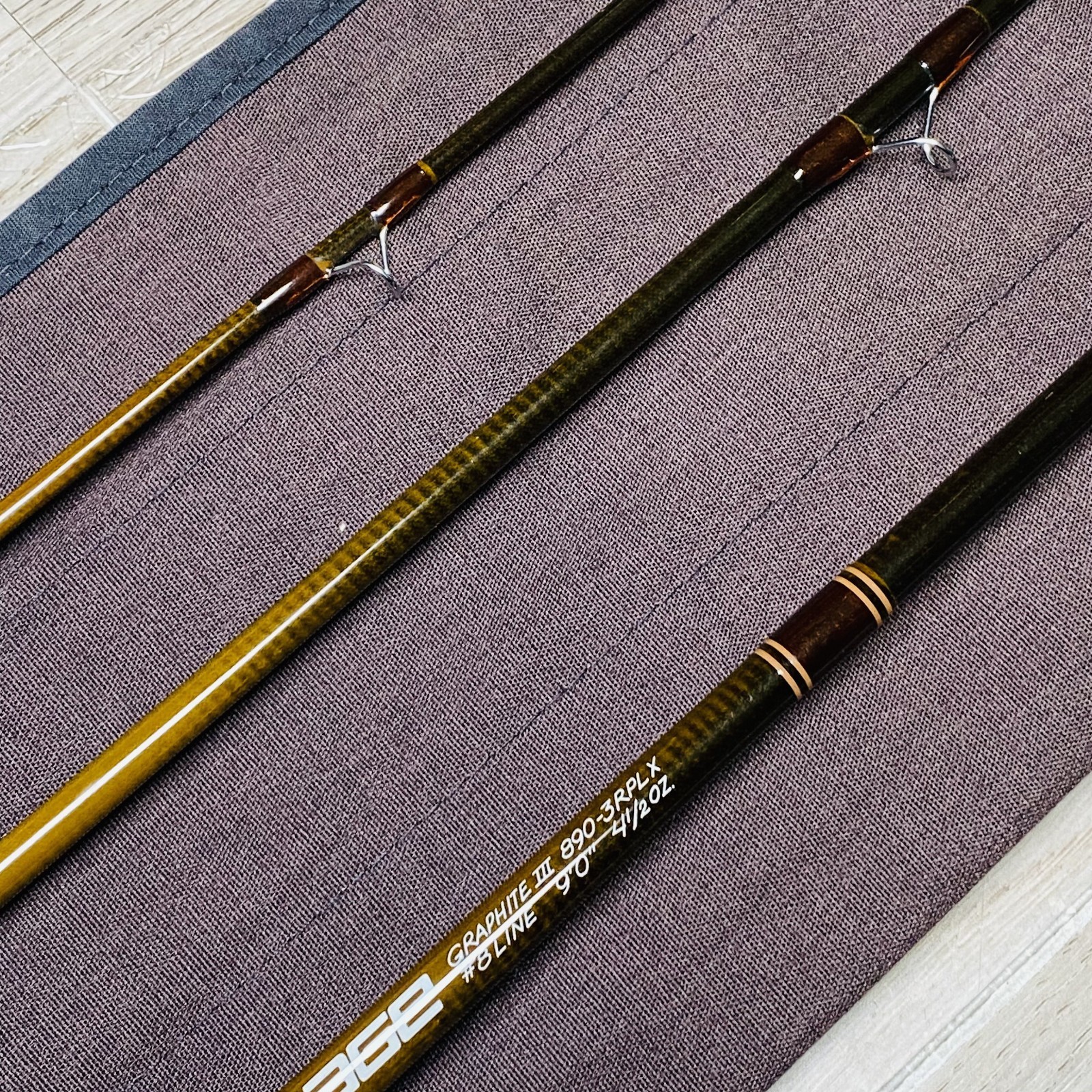 Sage Graphite III 890-3 RPLX 8wt 9’0″ Fly fishing rod w/Sock
