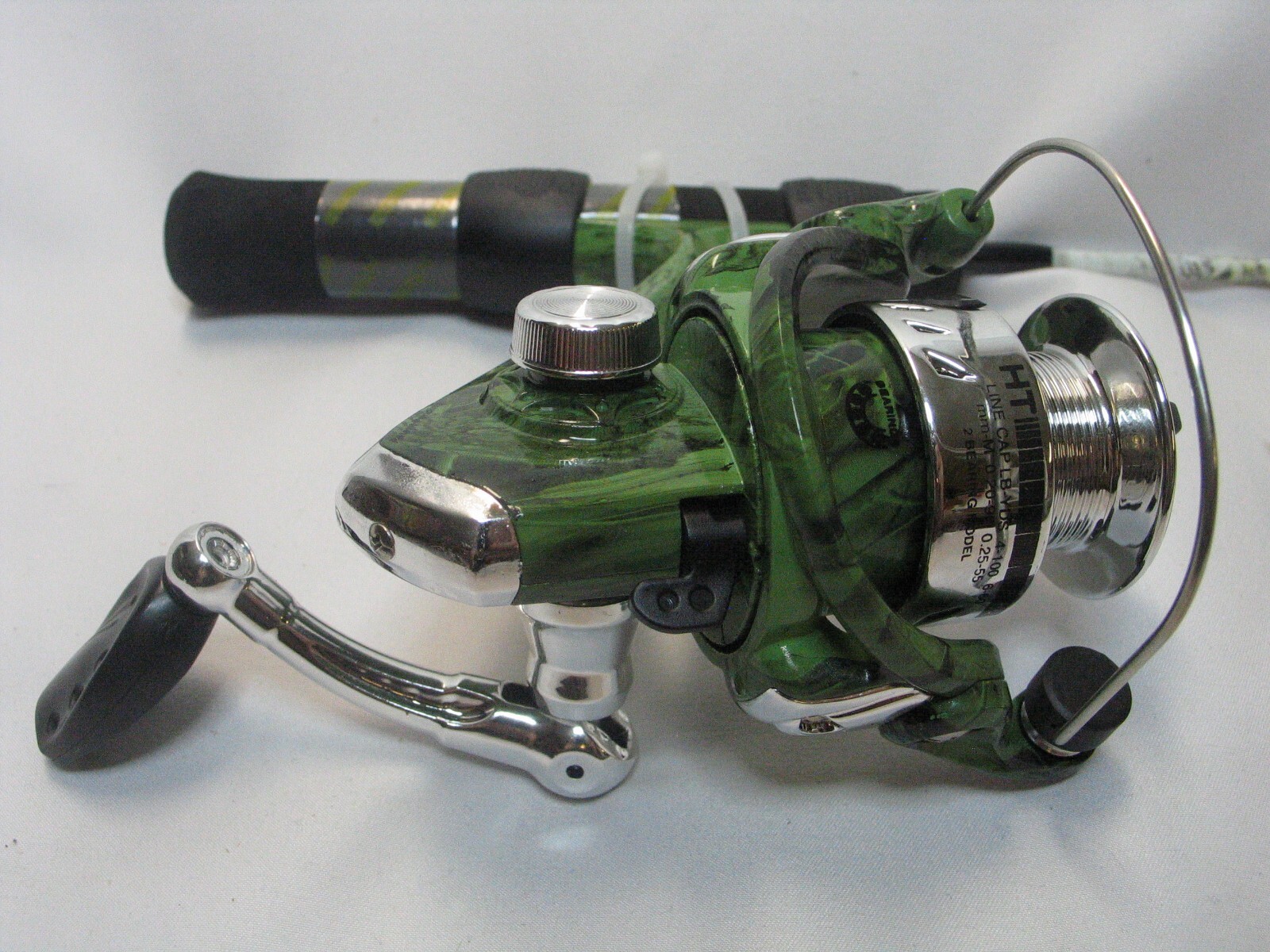 HT Fish Hunter 24MD W/2BB Reel