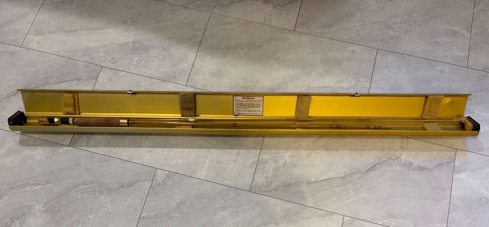 Garcia Conolon 8′ Fiberglass Fly Rod 2404 C & Case – Broken Tip for Parts/Repair