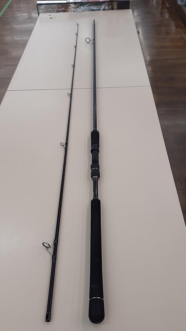 GAMAKATSU Luxxe Coyote S100M Shore Jigging Rod 2pcs 190g Used, Crack, Rust