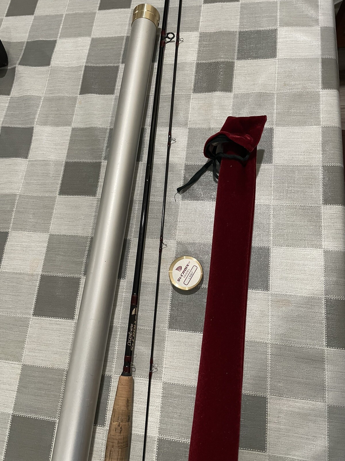 St. Croix Legend L9067 IM-S Graphite Fly Rod 9 Ft Wt 6/7 Cloth And Aluminum CASE