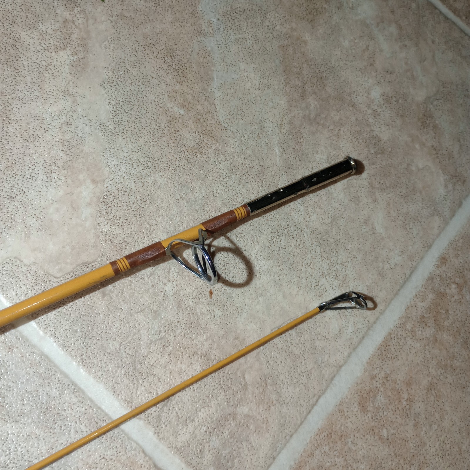 Vintage South Bend fishing rod Spinning Fiberglass 6ft Crappie trout 2-204-005