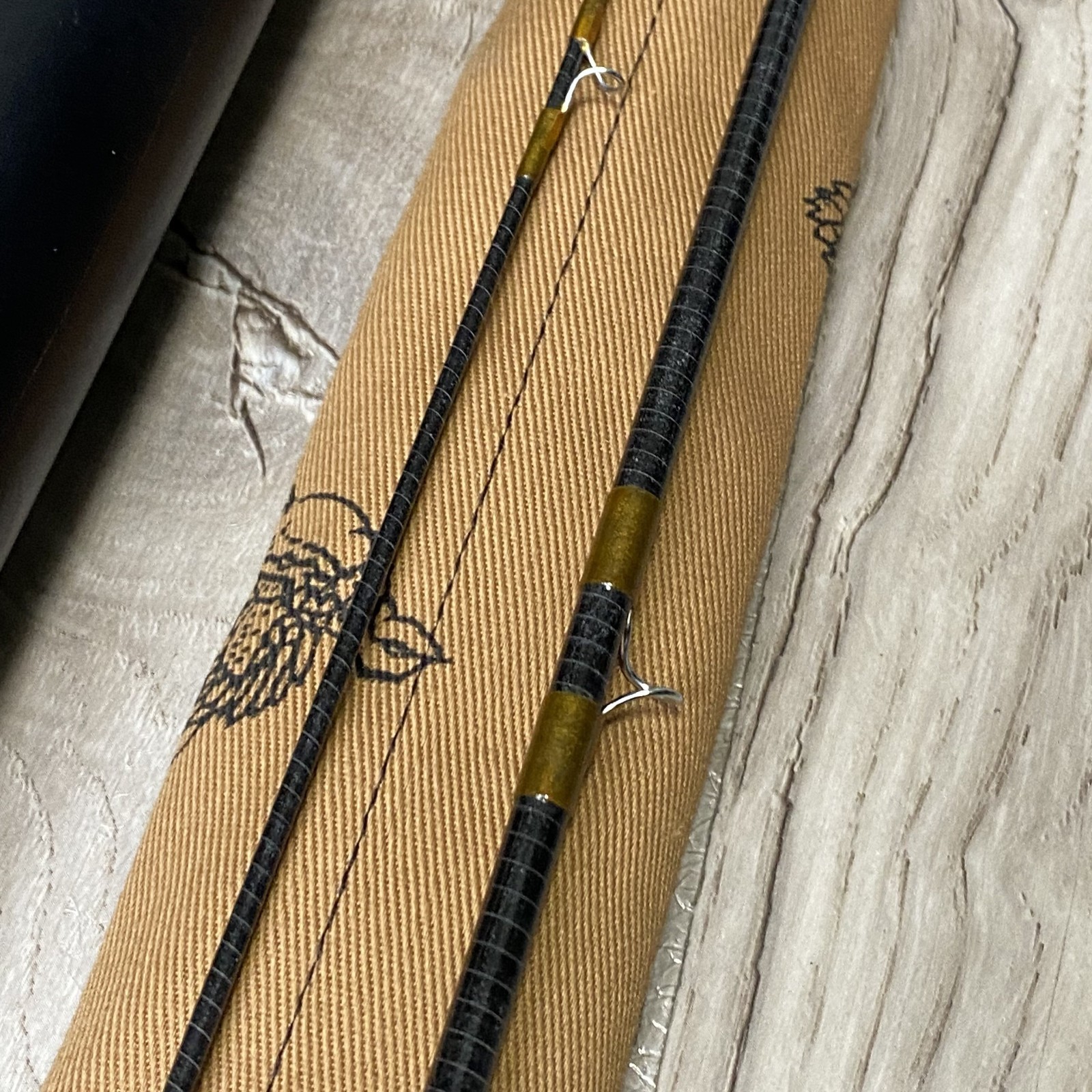ORVIS Graphite “FAR AND FINE” 5wt 7’9″ Fly rod w/Sock Tube