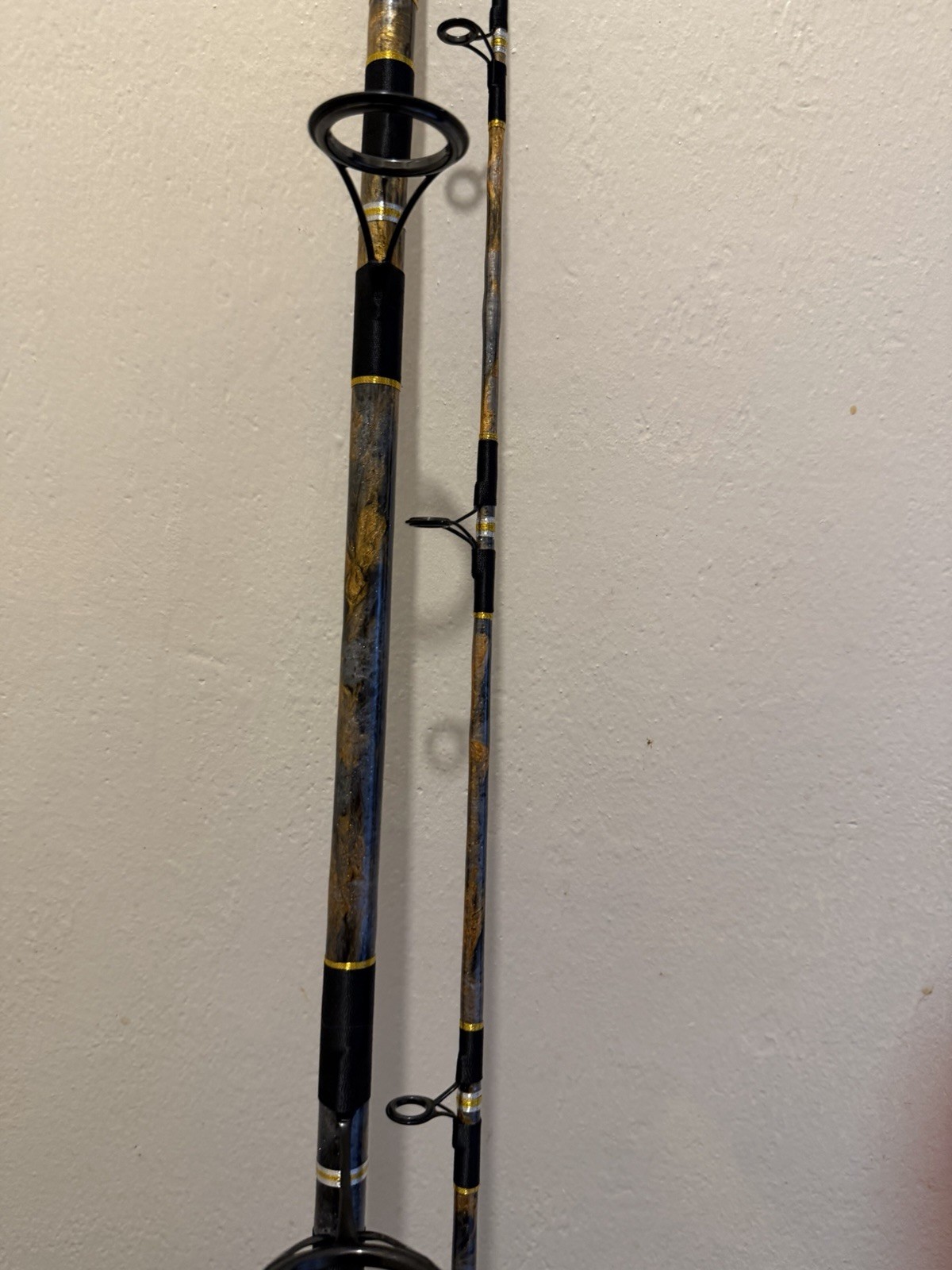 CUSTOM SURF PIER OR JETTY ROD 10 FT 20-40 LB BLACK SILVER AND GOLD NEW