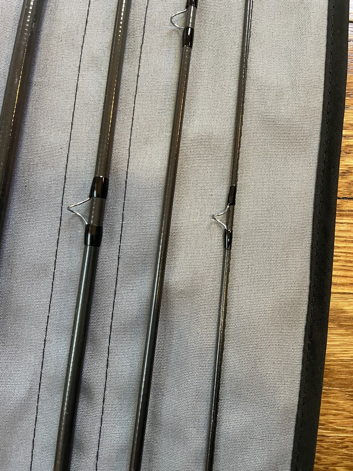 Sage 583-4 DS Graphite III #5-6 Line 8’3” 4-Piece Fly Rod Original Sock & Tube