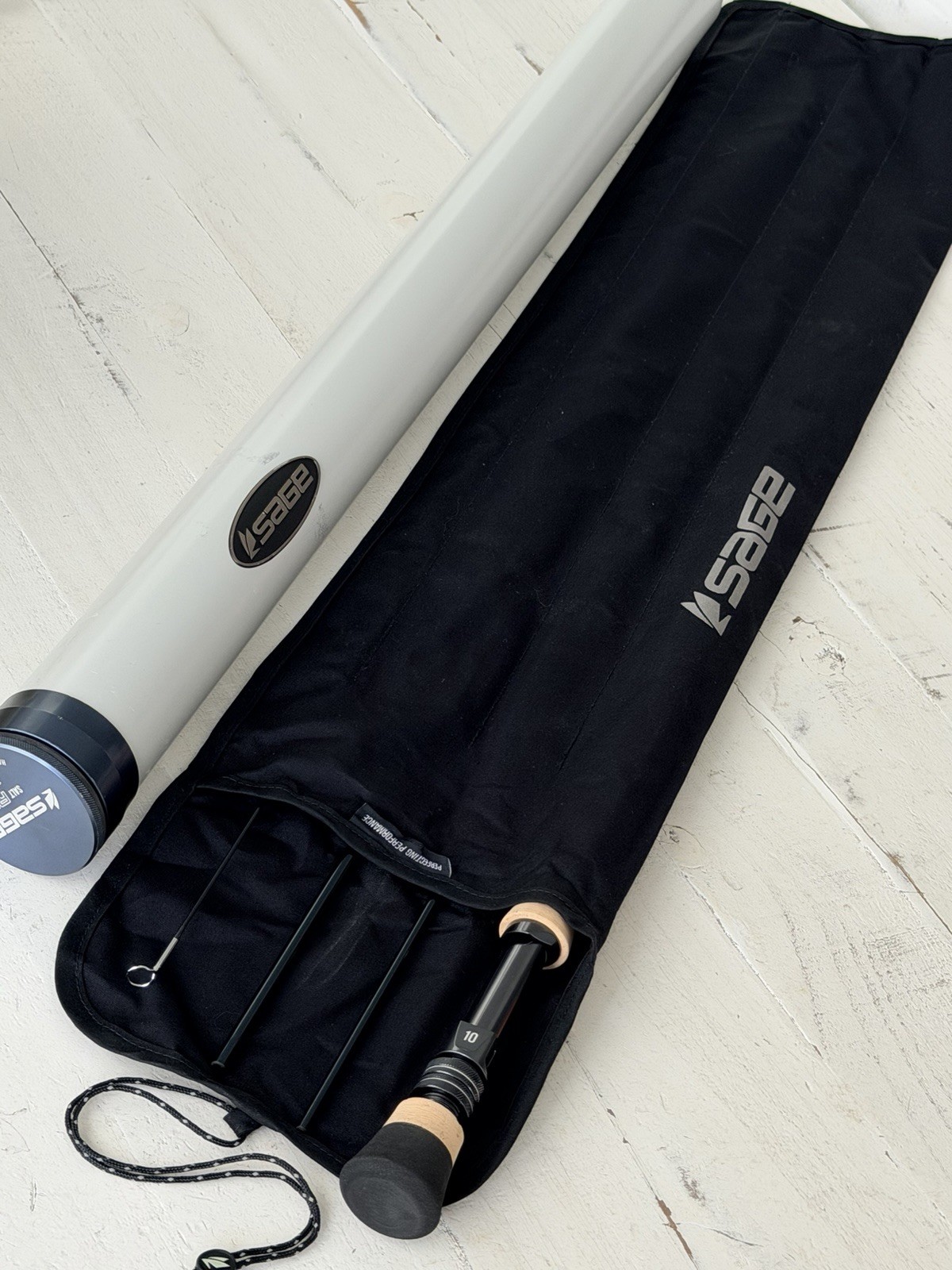 **BEAUTIFUL** 🔥 SAGE R8 SALT 10wt. 9’ft~4Pc FlyRod!! 🔥~LEGENDARY~🔥