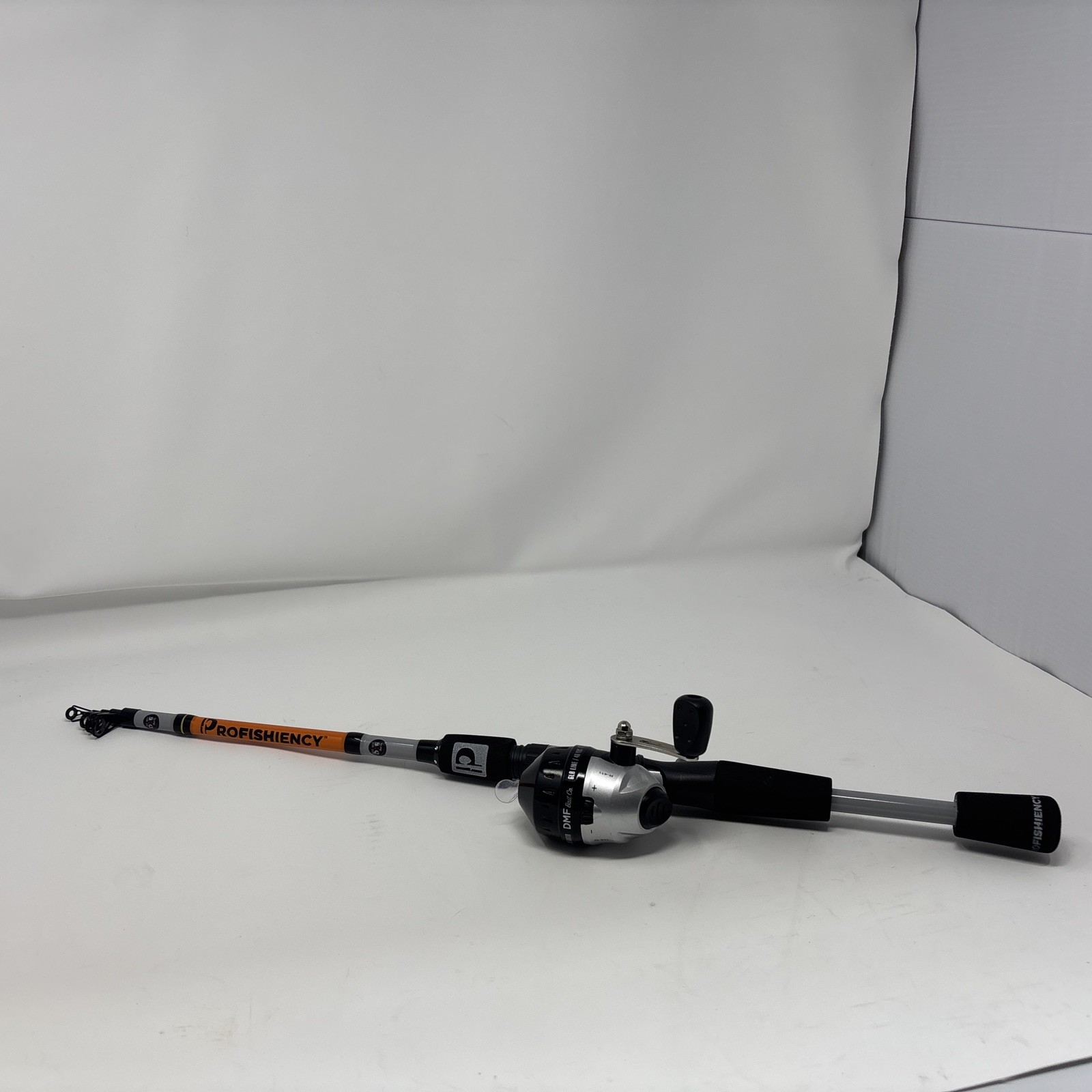DMF BAIT CO. 6lb Line/ 40 Yds Pro. Micro Spin Cast Fishing Pole W/Hooks & Bobber