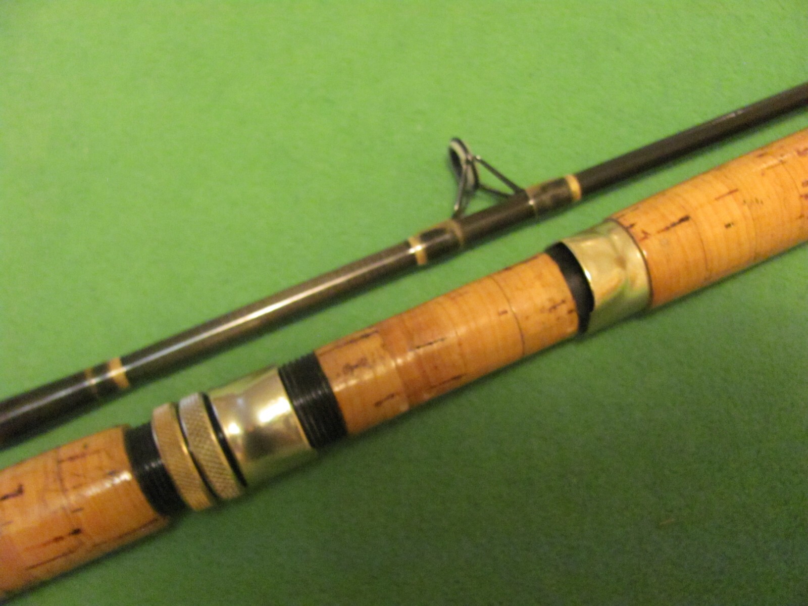VINTAGE CUSTOM-MADE FEATHERLIGHT 7′ 8″ MOOCHING 2-PIECE FISHING ROD
