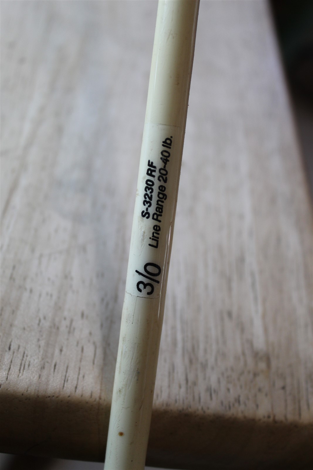 PENN SENATOR ROD 3/0 S-3230 LINE RANGE RF 20 – 40 LB USED 6′ 6″ INV R1